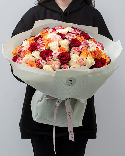 Шикарный микс из 51 розы  с доставкой по Алматы