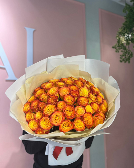 Шикарный букет из 51 желто-оранжевых роз с доставкой по Актау
