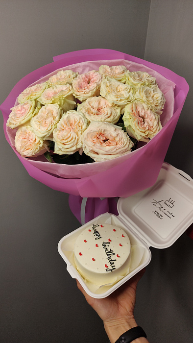 Bouquet of roses with bento Bouquet of roses with bento