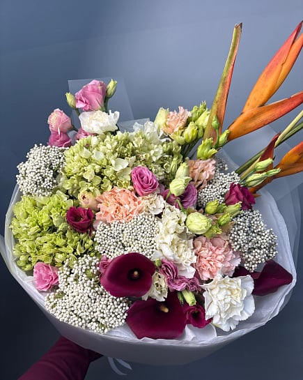 Элегантный микс с каллами и гортензией с доставкой по Астане