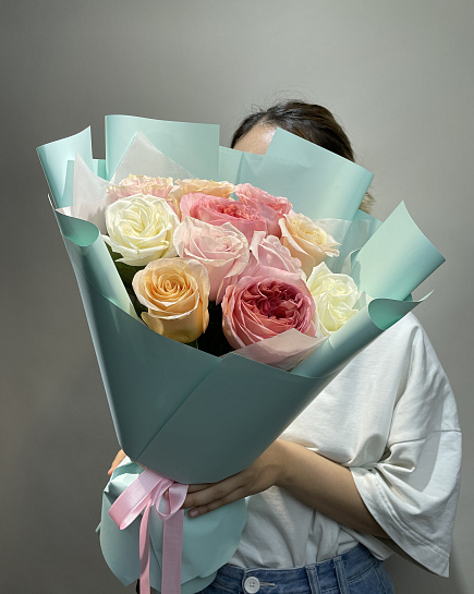 Bouquet of Mix of roses 11 pcs flowers delivered to Astana