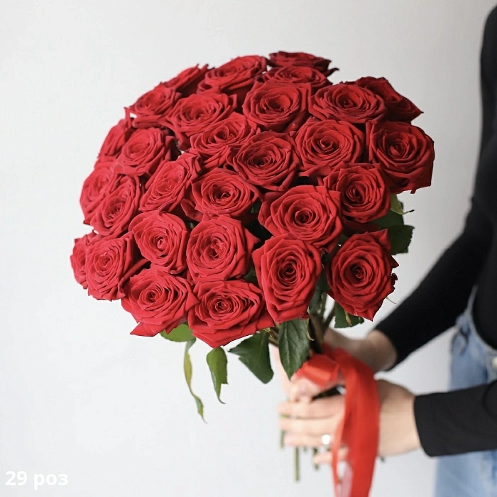 Bouquet of red roses (29)