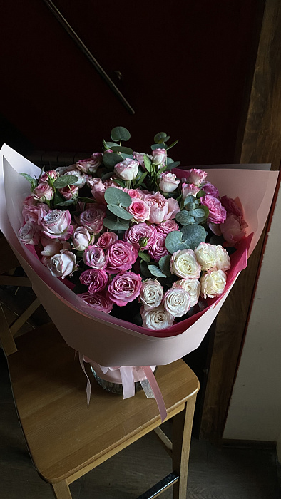 Shrub roses with eucalyptus Shrub roses with eucalyptus