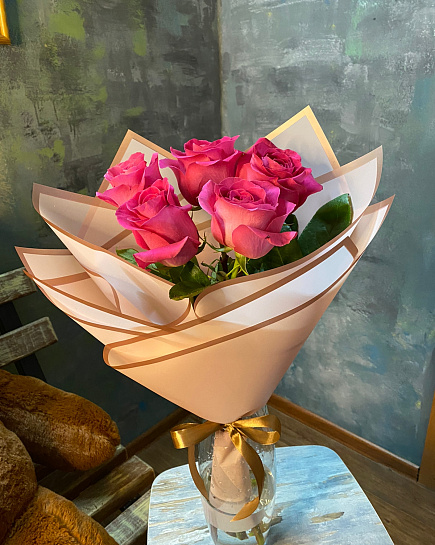 Bouquet of rose petals flowers delivered to Petropavlovsk