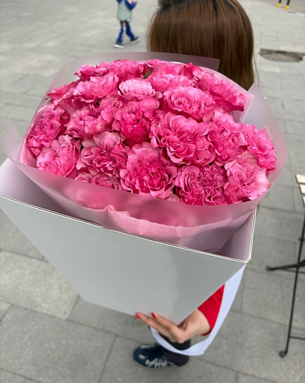 Розовое облако из кустовых роз с доставкой по Астане