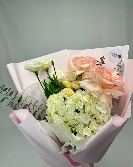 Bouquet of TRINITY flowers delivered to Almaty