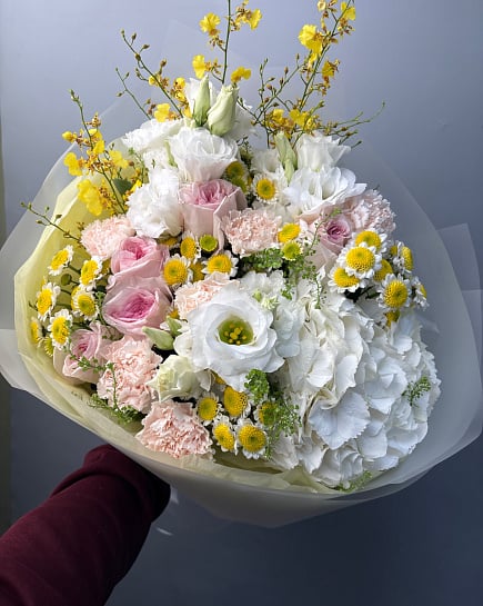 Весенний микс с гортензией и орхидеями с доставкой по Астане