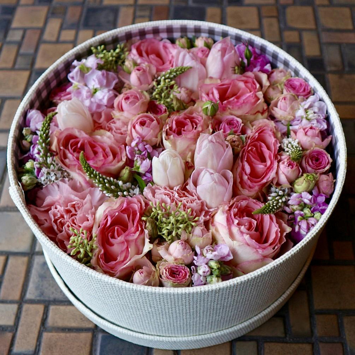 Цветы в коробке "Розовый рай"