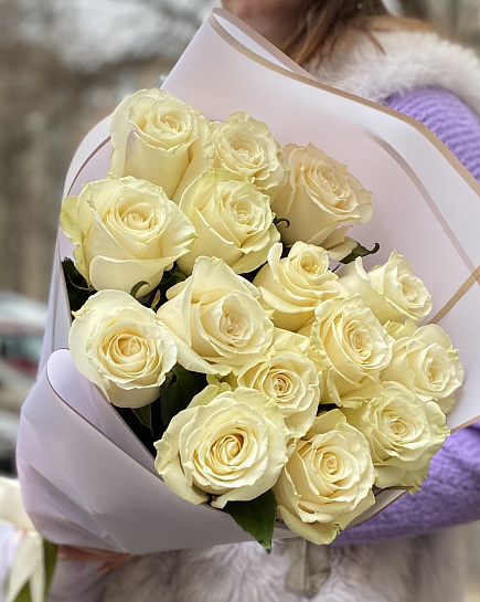 15 сортовых белых роз  с доставкой по Макинске