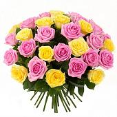Bouquet mix of 33 pink and yellow roses
