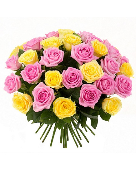 Букет-микс 33 розовых и желтых розы с доставкой по Астане