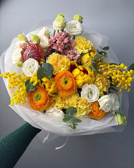Весенний букет с ранункулюсом и мимозой с доставкой по Астане
