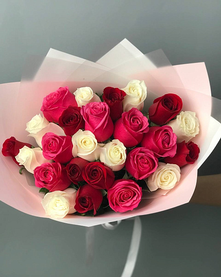 Assorted bouquet of 25 roses with delivery to Almaty