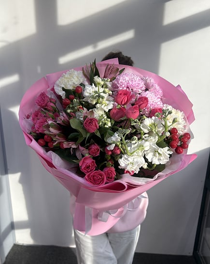 Большой круглый букет с розами with delivery to Astana