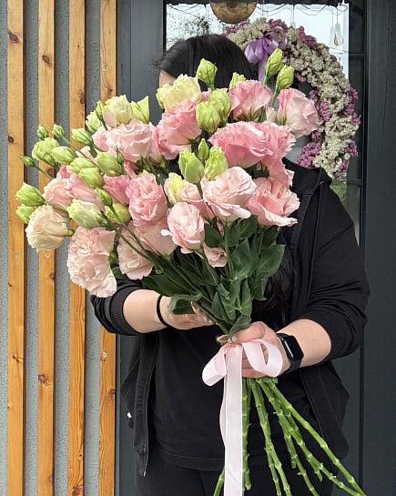 Элегантная эустома LIGHT ON SKIN with delivery to Almaty