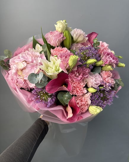 Розовое очарование с каллами и гортензией с доставкой по Астане