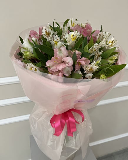 Нежный букет из альстромерии в розовых и белых тонах с доставкой по Астане