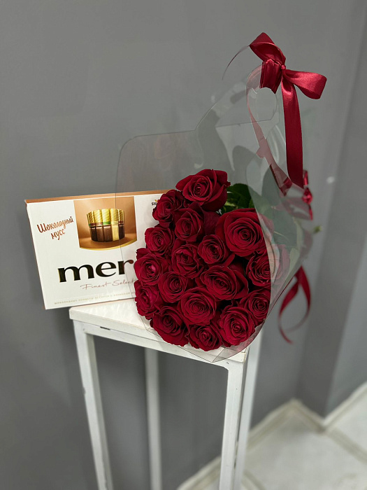 Handbag of red roses with Mercy