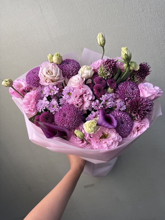 Букет из калл и эустом