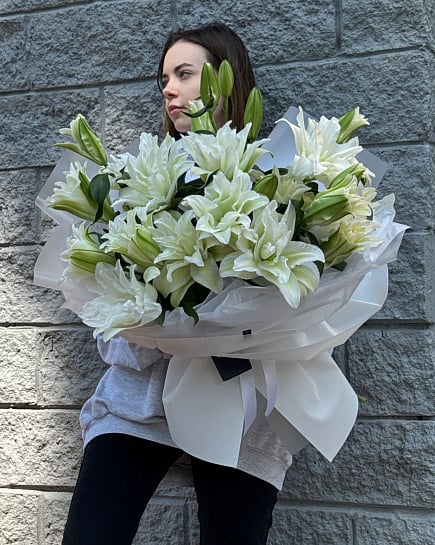 Лилии by VLVT Flowers с доставкой по Алматы