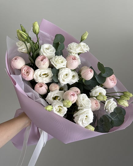 Букет из розовой и белой эустомы with delivery to Astana