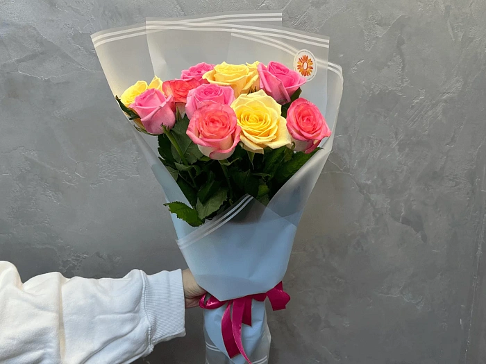 Bouquet of 11 mix roses
