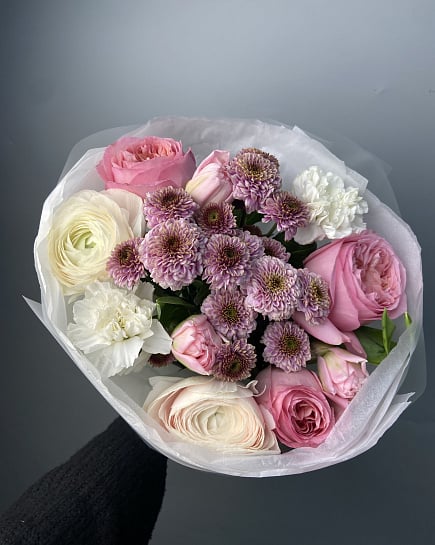 Нежный букет из пионовидных роз и ранункулюсов с доставкой по Астане