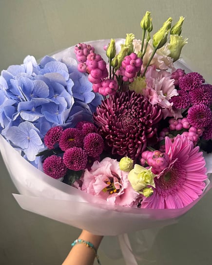 Букет из гортензии, хризантем и гербер with delivery to Astana