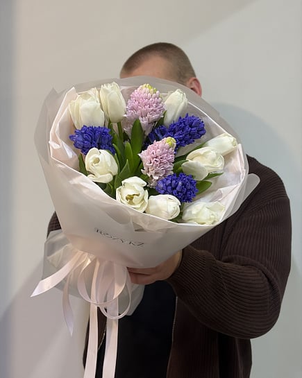 Весеннее трио: тюльпаны и гиацинты с доставкой по Астане