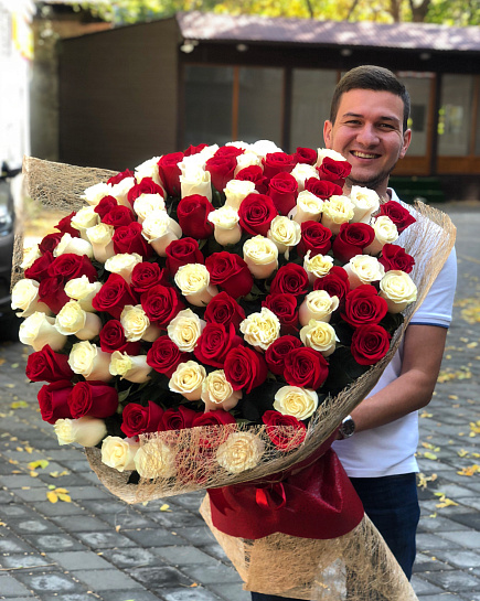 101 бело-красная роза с доставкой по Алматы