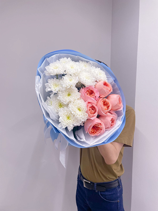 Bouquet of peony roses and Dutch chrysanthemums