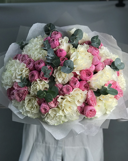 Bouquet of Amore “M” flowers delivered to Astana