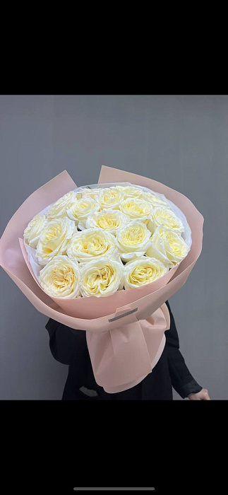 cute bouquet of 17 roses