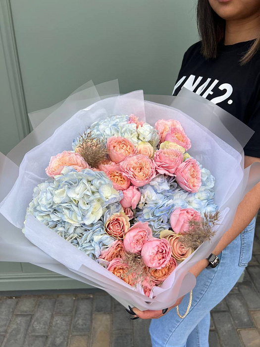 Euro Bouquet in Carrying Box ❤️