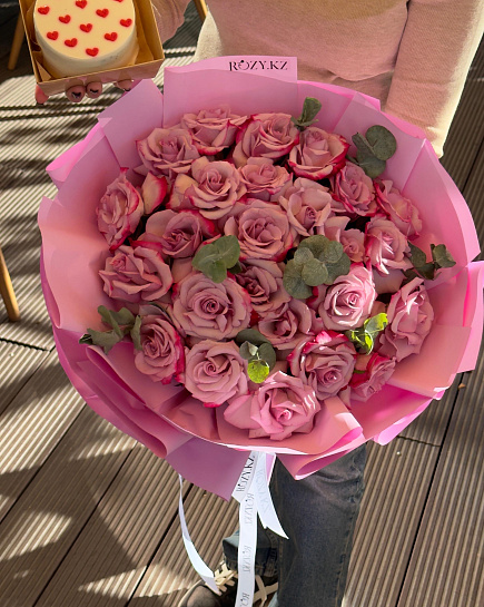 Bouquet with French roses and eucalyptus with delivery to Astana