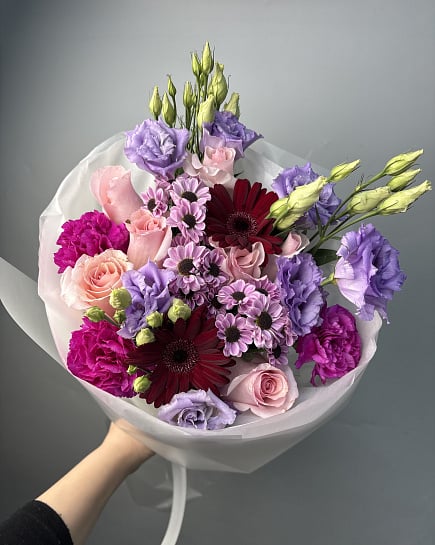 Яркий букет с герберами и розами с доставкой по Астане