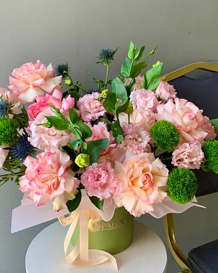 Большой асимметричный букет из розовых и желтых цветов with delivery to Almaty