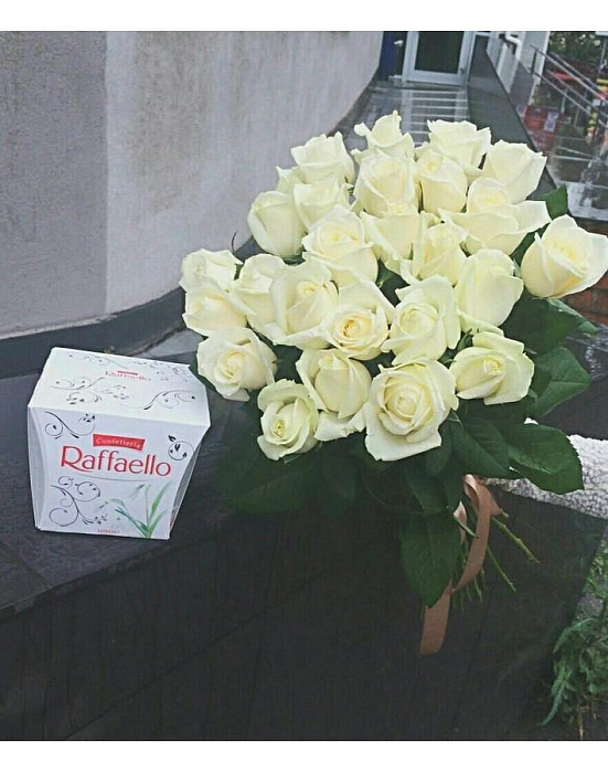 Букет из белых роз "Елена"