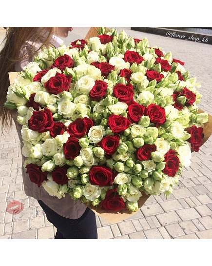 Букет из белых и красных роз Бота с доставкой по Астане
