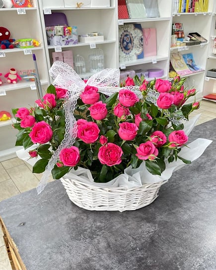 Розовое очарование в корзине с доставкой по Астане