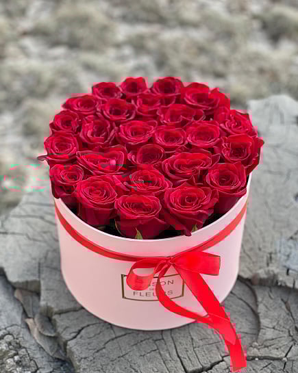 Коробочка Maison из 25 роз  with delivery to Pavlodar