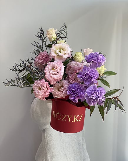 Сиренево-розовый микс в шляпной коробке с доставкой по Астане