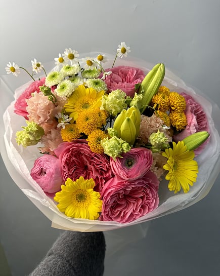 Солнечный микс с ранункулюсами и герберами с доставкой по Астане