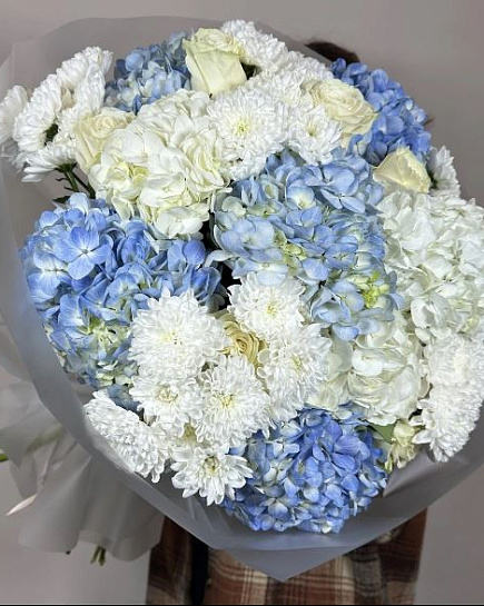 Bouquet Moana of hydrangeas and roses with delivery to Almaty