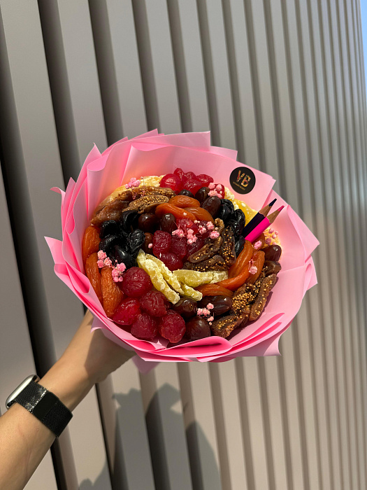 Bouquet of dried fruits for the teacher