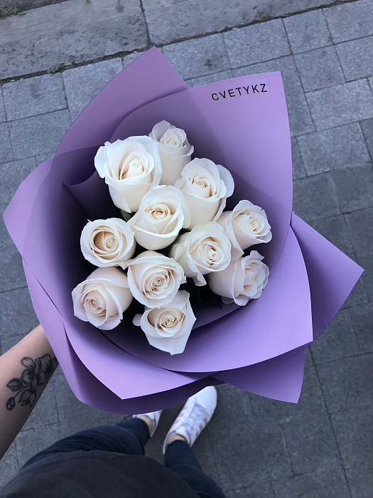 Белые розы 11 шт