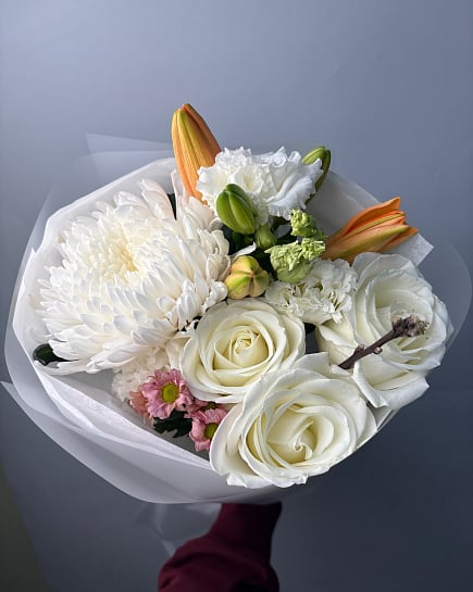 Белоснежная элегантность с лилиями и розами с доставкой по Астане