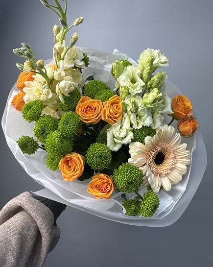 Солнечный микс с кустовыми розами и герберами с доставкой по Астане