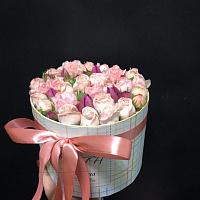 Цветы в коробке "Розовый рай"