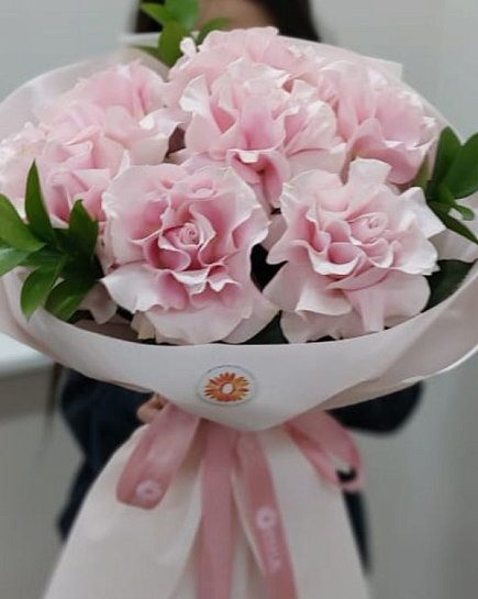 Bouquet of 7 French Roses with delivery to Almaty